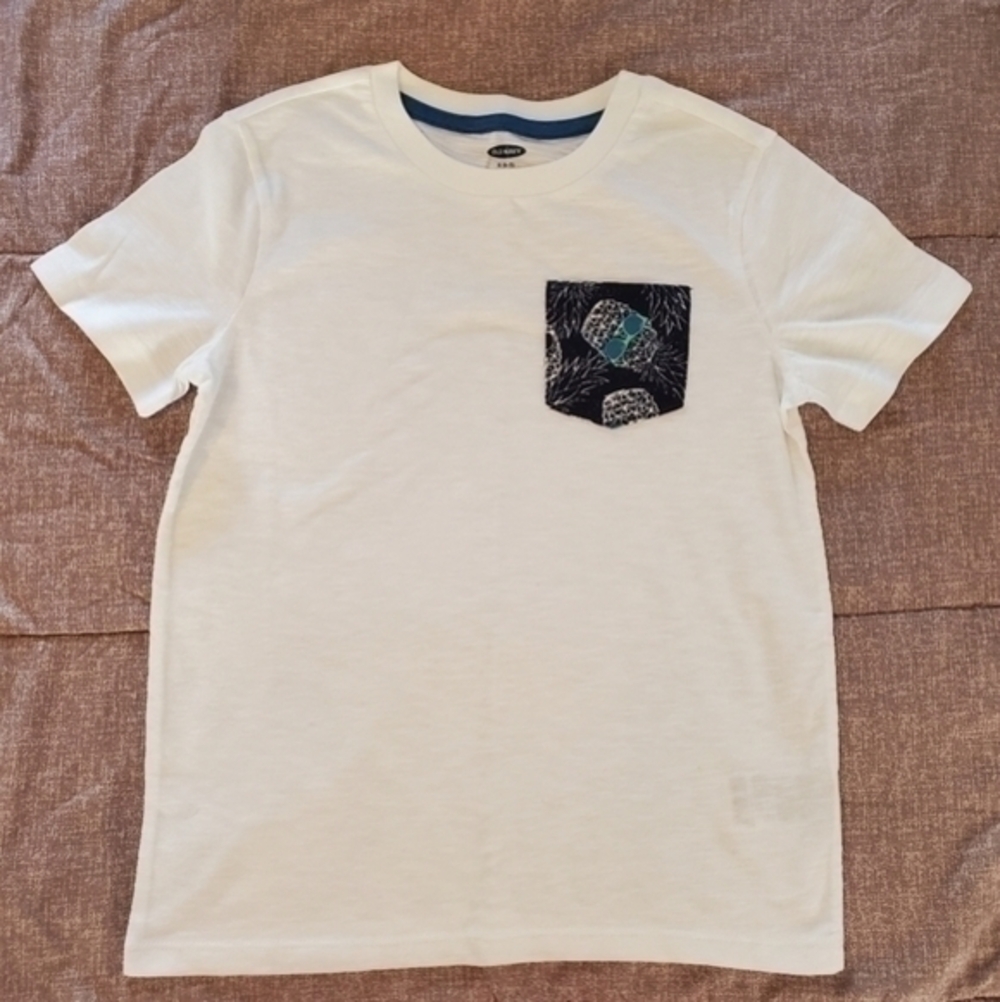 NWOT Old Navy short sleeves T-shirt